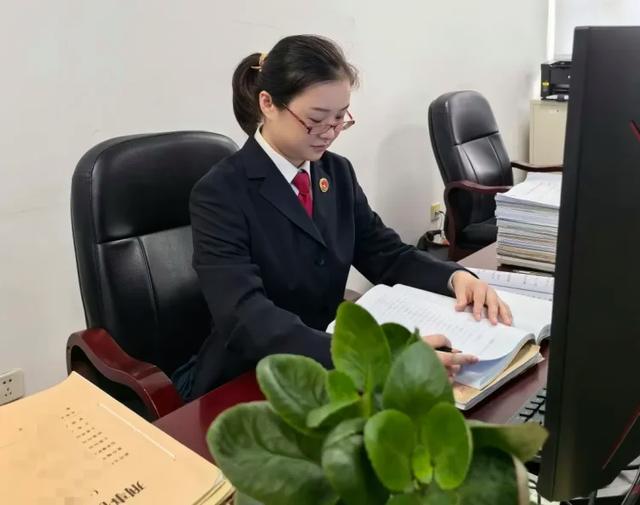 徐州检察丨“季度之星”张娜：在青春赛道上跑出徐州检察的靓丽风采(图2)
