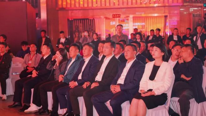 “新质”未来 “潮起”海城—2024西柳国际服装周“新·潮”开幕首秀收官(图2)