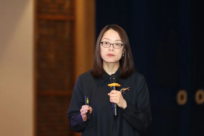 引领横机针织休闲运动新消费 第十三届全国针织科技大会横机运动产品开发专题研讨会举行(图2)