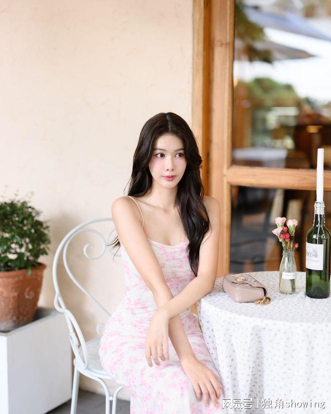 这条印花吊带连衣裙简直太美了清新自然美而不凡(图7)