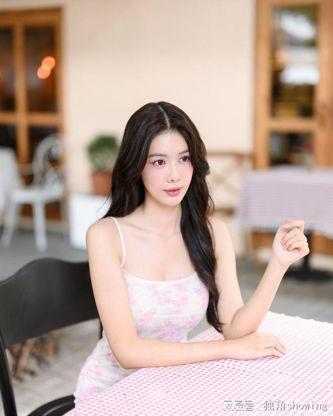 这条印花吊带连衣裙简直太美了清新自然美而不凡(图9)
