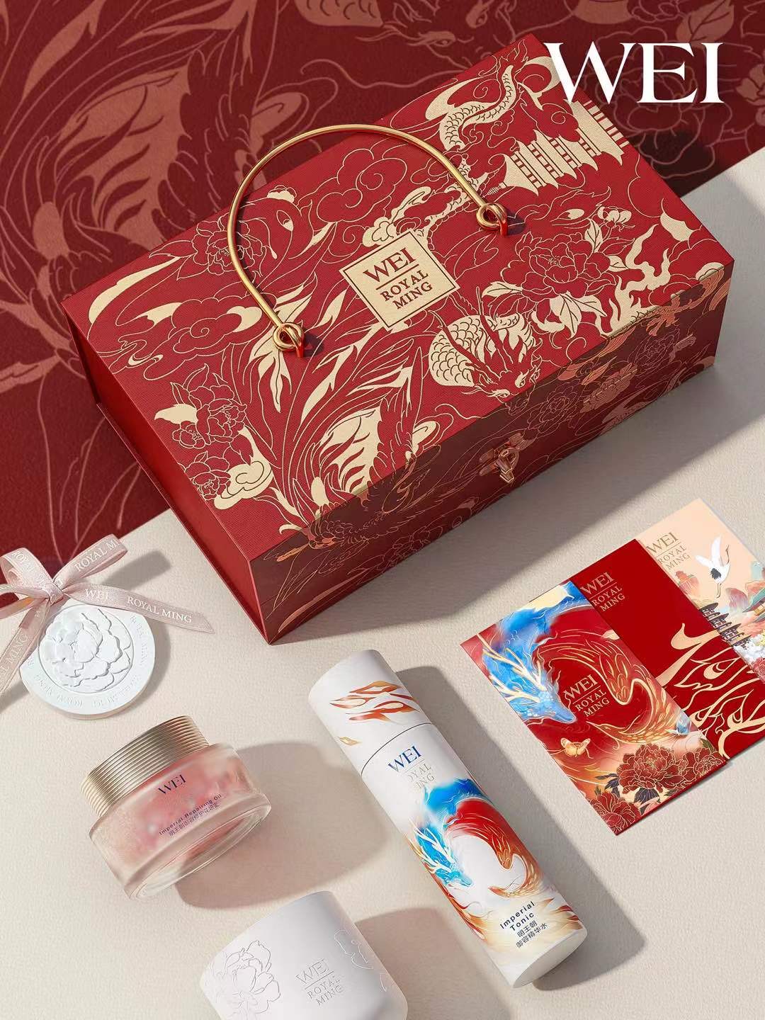 时尚品牌携手艺术家新年单品“暗藏玄机”(图2)