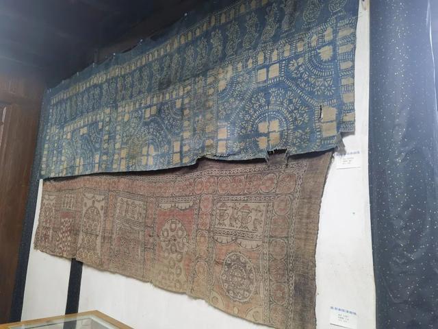 去松江布展示馆感受新疆非遗文化木戳印花→(图2)