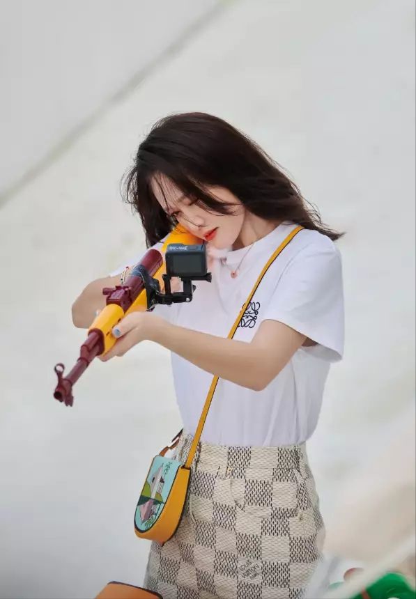 45岁陈乔恩比小9岁老公还显嫩穿短裙像小女生艾伦真会疼老婆(图5)