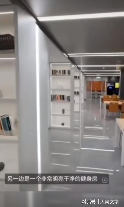 越南留学生晒宿舍赛酒店烈士母亲20年却凑不齐看儿子的路费(图3)