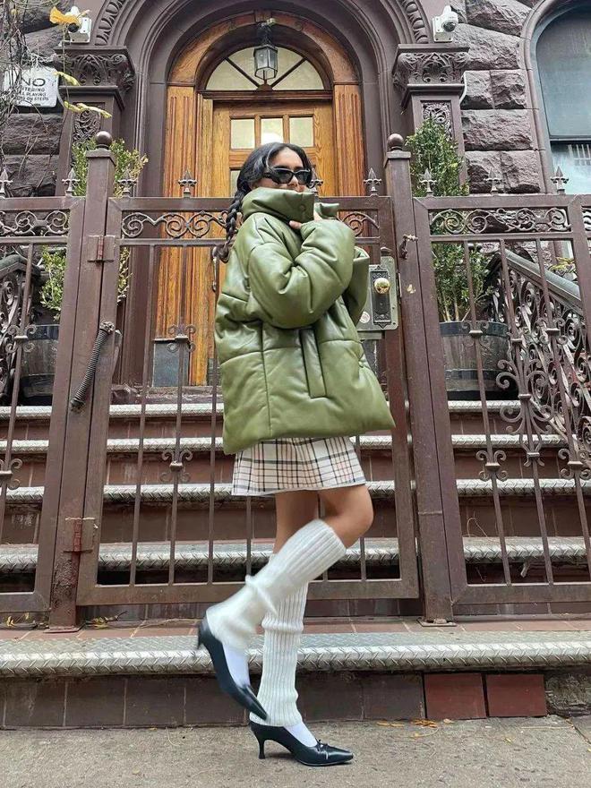 这才是2024年的“炸街”搭配“羽绒服+渣女裙”保暖又洋气(图10)