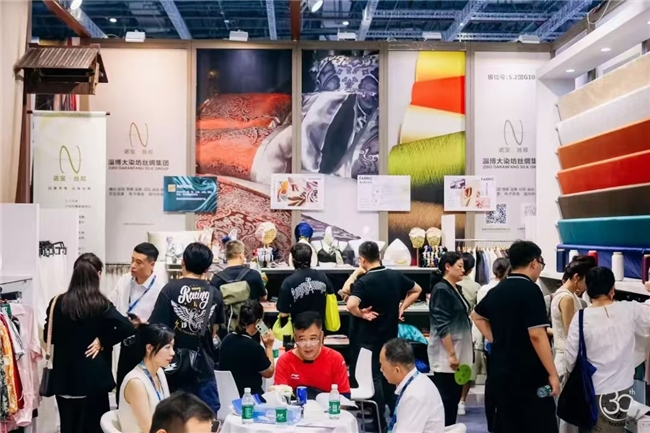 2024 intertextile秋冬面辅料展盛大启幕引领纺织新篇章(图3)