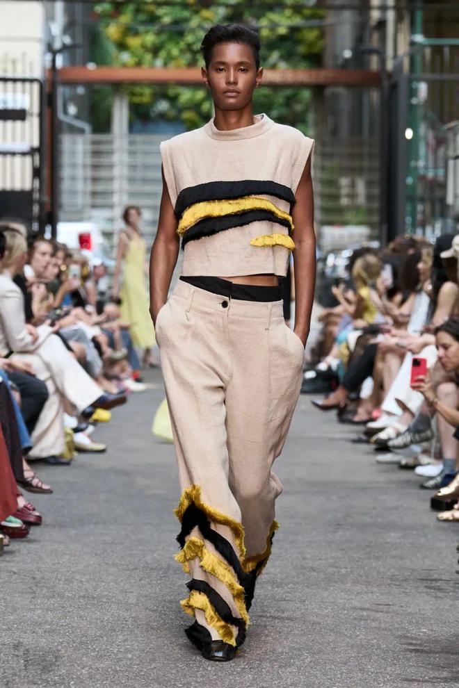 Rachel Comey 2024春夏系列柔和修身时尚短裤