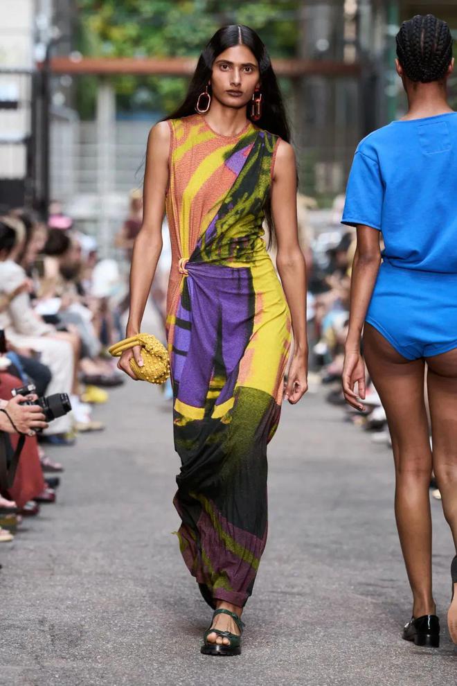 Rachel Comey 2024春夏系列柔和修身时尚短裤(图18)