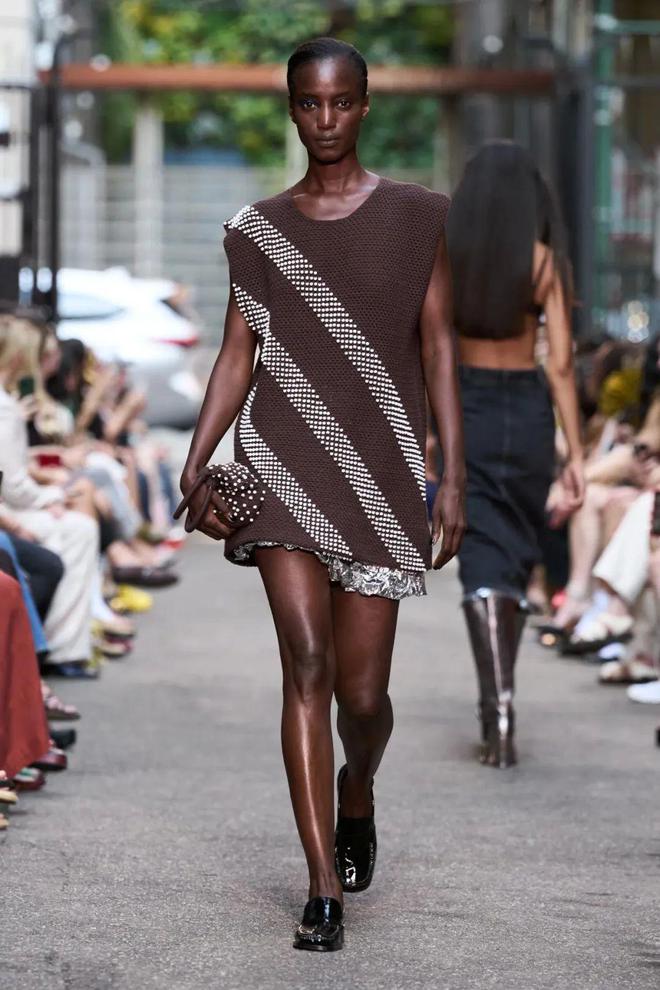 Rachel Comey 2024春夏系列柔和修身时尚短裤(图29)