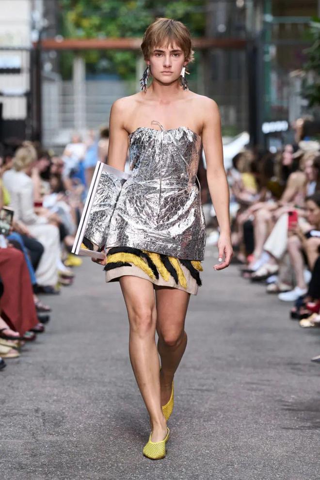 Rachel Comey 2024春夏系列柔和修身时尚短裤(图32)