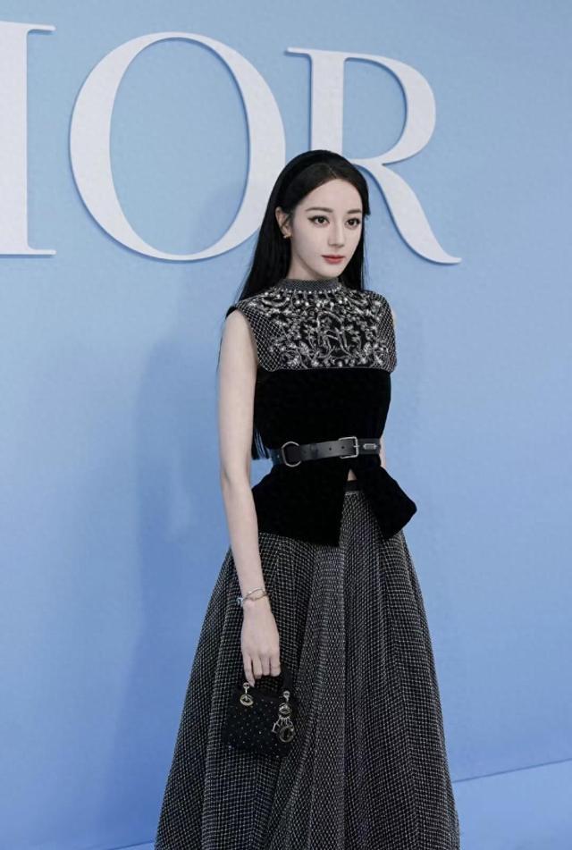Dior2025春夏大秀女星璀璨集聚共现女性多元力量
