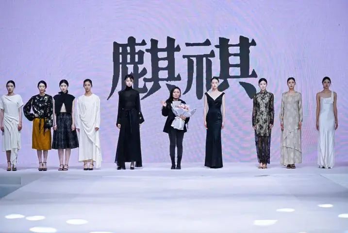十余场主题发布 掀起纺博会时尚热潮！2024柯桥秋季国际纺博会创意时尚秀精彩绽放