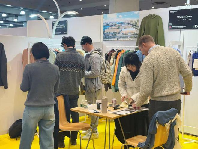 寒冬盛放2025中国纺织品服装贸易展览会（纽约）璀璨启幕(图3)