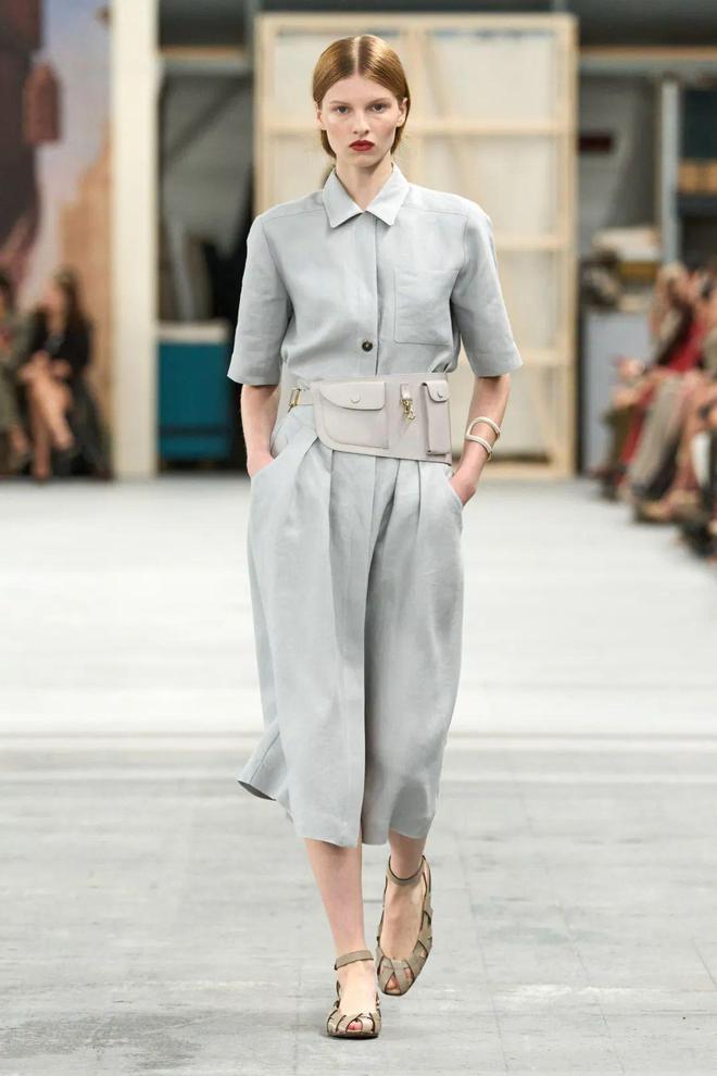 Tods 2024春夏系列腰包的搭配亮点(图36)