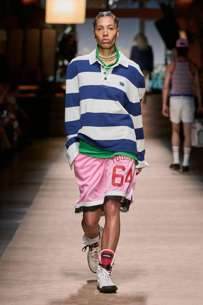 Dsquared2 2024春夏系列休闲款式中感受到了荷尔蒙(图8)