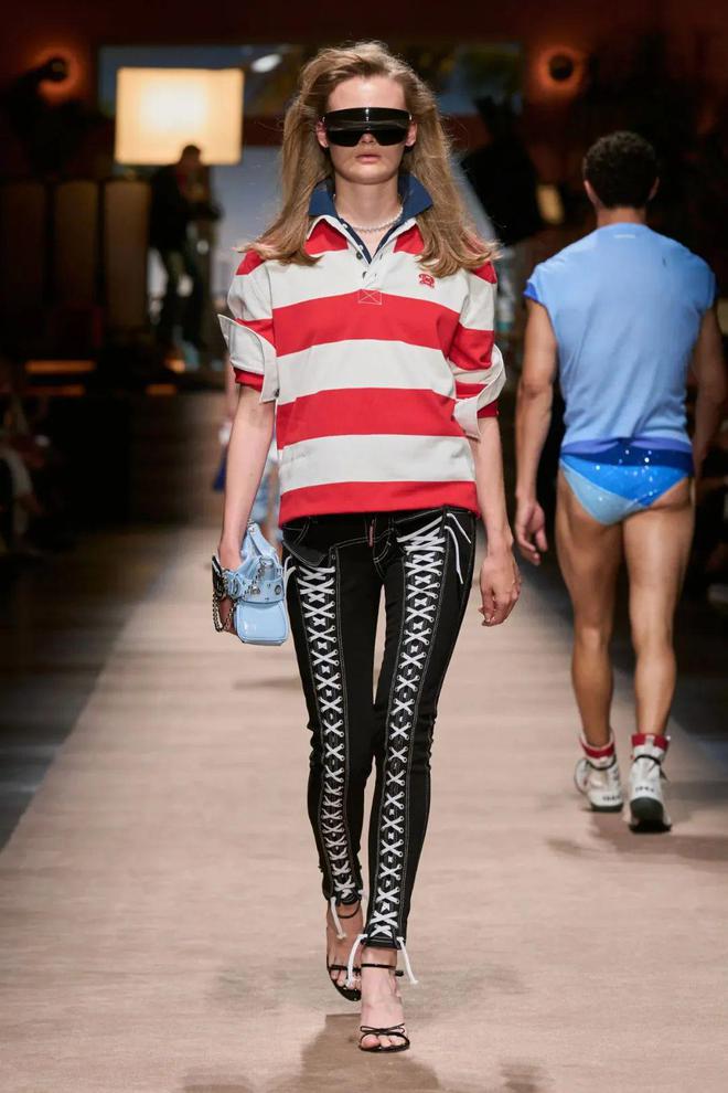 Dsquared2 2024春夏系列休闲款式中感受到了荷尔蒙(图11)