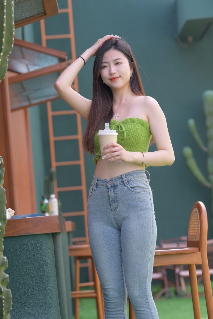 脱掉她的衣服_脱掉她的衣服V
