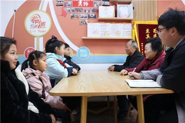 “熊孩子”烟花惹事引发“童”邻人讨论(图3)