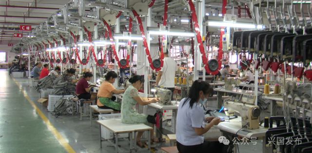 江西兴国：老区“将军县”打造“牛仔时尚名城”(图3)