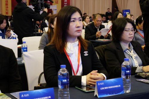2024首届“深邕人力资源产业发展大会暨国际高层次产业人才发展峰会”圆满落幕汇聚英才教育集团签约南宁市人才集团战略合作伙伴单位(图4)