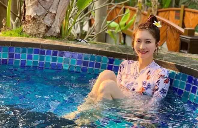 这个夏天的愿望穿上这些漂亮的泳衣(图53)