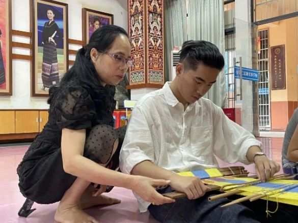 千年黎锦与世界对话！东华大学携手鼎天时尚亮相巴黎顶级面料展(图5)