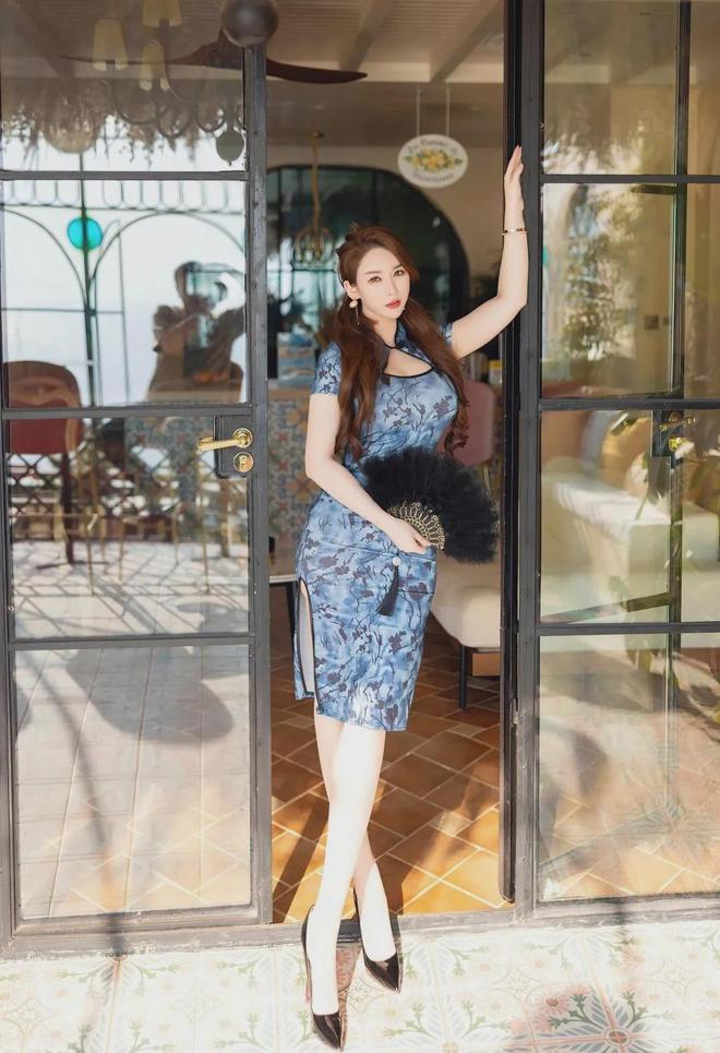妹子长相清新甜美太胸身材火辣性感太令人着迷了(图9)