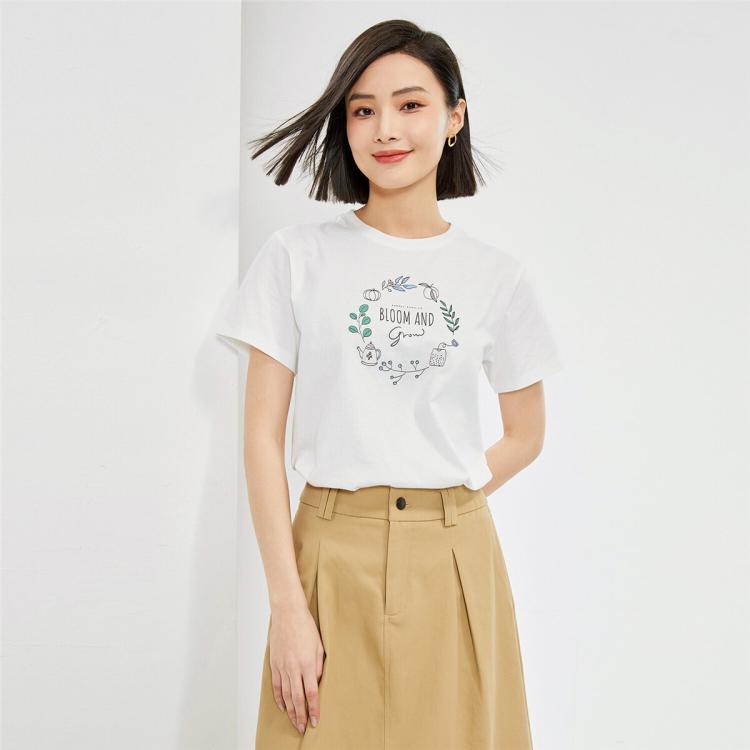这款2024新款韩版设计时尚印花羽绒服短款外套宽松版型完美大气穿上它瞬间提升气质！白鸭绒填充轻盈保暖印花设计更是让你在寒冷中依然闪耀。百搭的风格无论是搭配牛仔裤还是裙装都可以轻松驾驭！喜欢的姐妹快来一