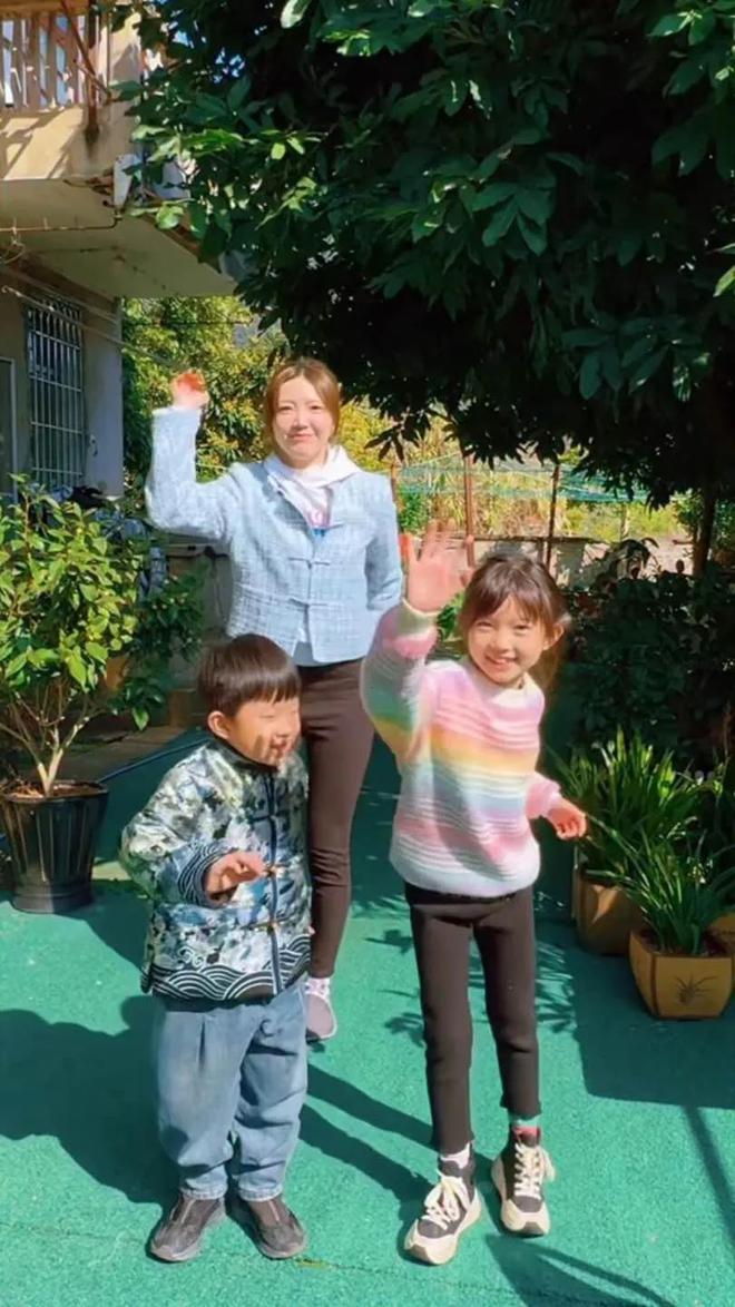 吴若希女儿正面照曝光！神复制妈妈美貌网友惊呼：基因太强大了(图5)
