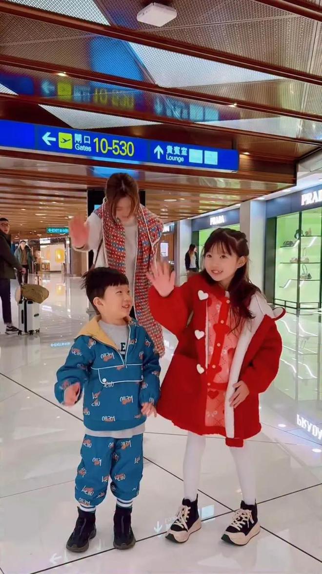 吴若希女儿正面照曝光！神复制妈妈美貌网友惊呼：基因太强大了(图7)