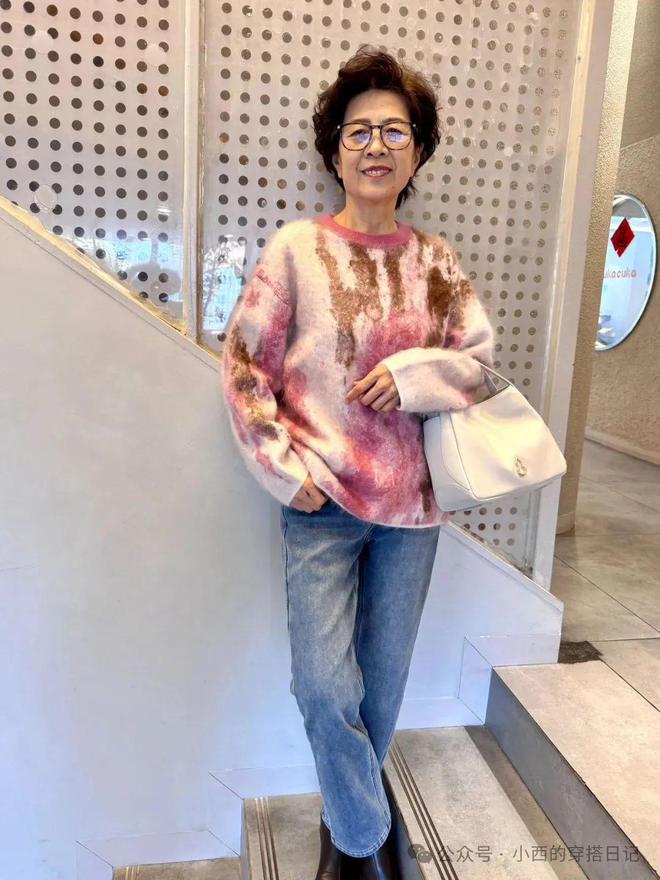 这位67岁奶奶的穿搭太时髦了优雅又减龄时光不败美人(图3)