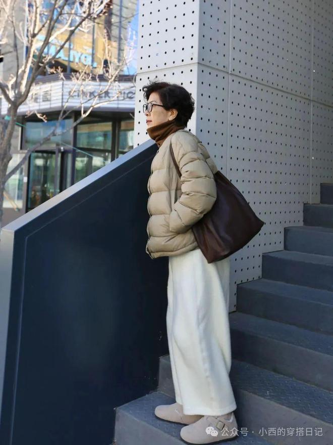 这位67岁奶奶的穿搭太时髦了优雅又减龄时光不败美人(图6)