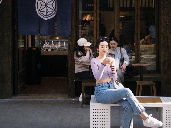 春夏时尚新趋势：简约穿搭成热门选择(图4)