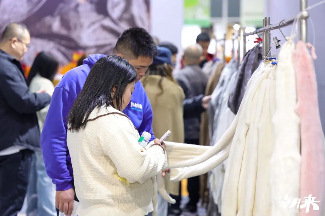 向“心”而生 逐“质”而行 2025海宁中国国际皮革毛皮时装面辅料展开幕(图9)