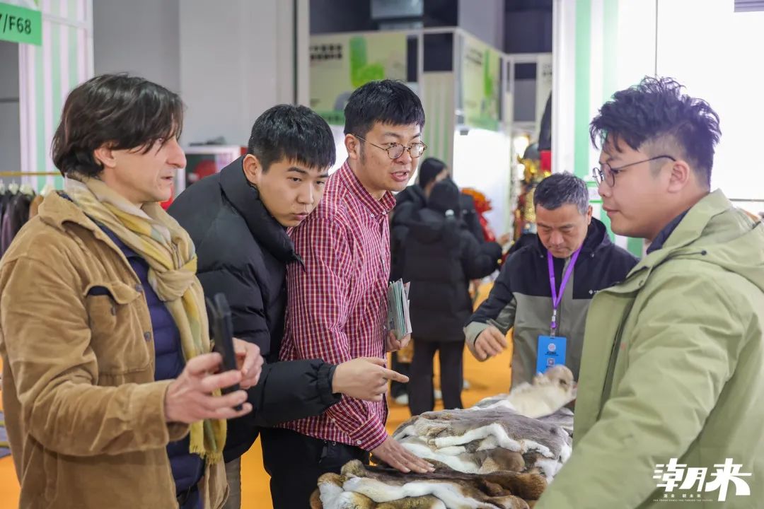 向“心”而生 逐“质”而行 2025海宁中国国际皮革毛皮时装面辅料展开幕(图17)