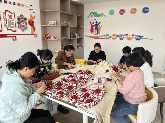 编织技艺变“致富技能” 激活社区“指尖经济”(图1)