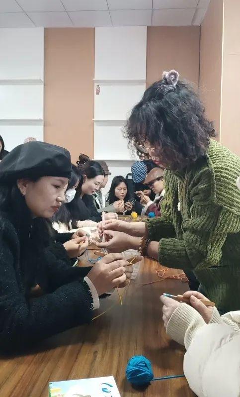 “马兰花”绽芬芳赋能宁夏妇女巧手织梦(图4)