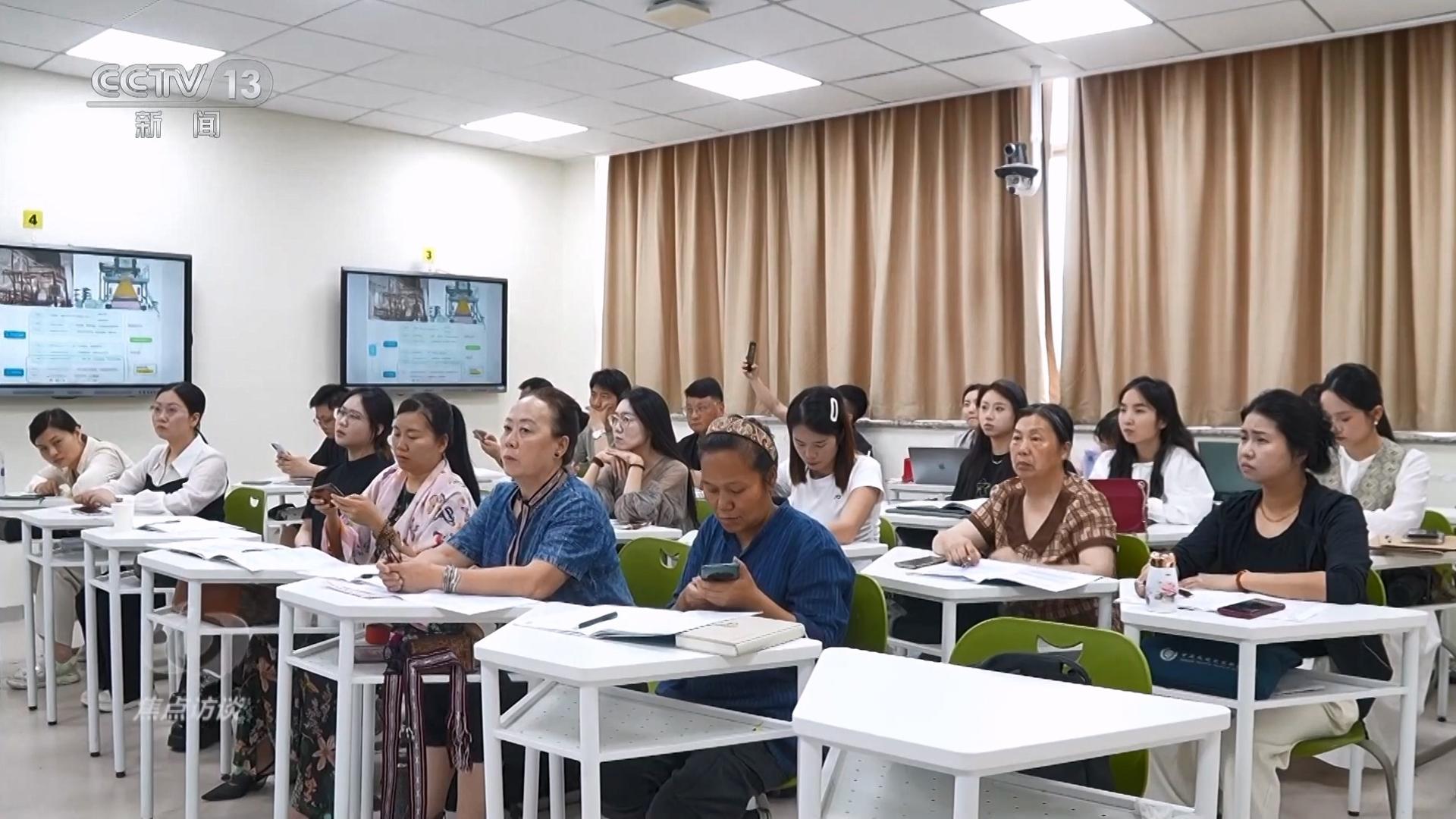 焦点访谈｜“新中式”引领国潮新风尚 千年织锦织出锦绣未来(图5)