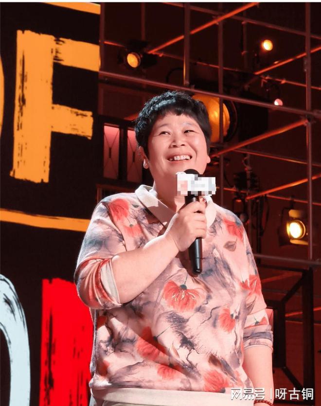 搞笑背后全是编的？房主任被曝“悲惨人生”作假真相让观众破防(图13)