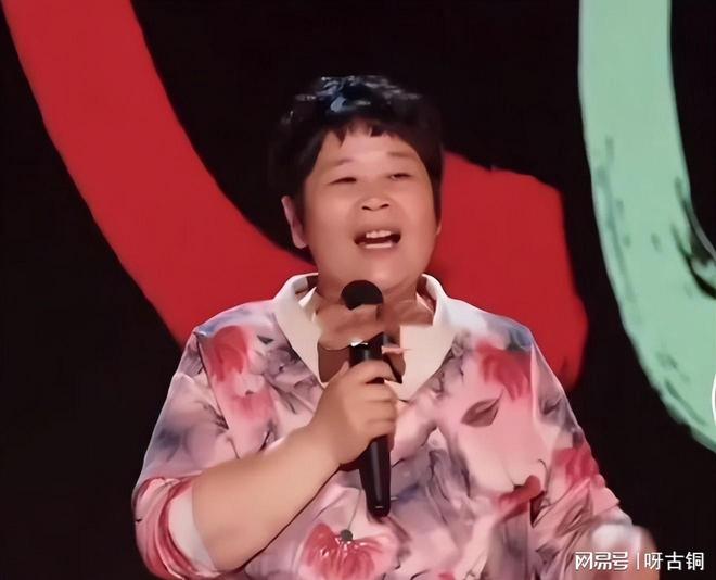 搞笑背后全是编的？房主任被曝“悲惨人生”作假真相让观众破防(图11)