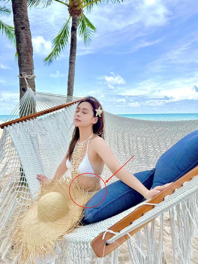 阿娇曝出近况:穿比基尼晒太阳素颜皮肤如冻龄腰侧赘肉明显(图14)