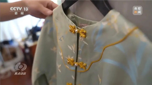 从博物馆藏到日常穿搭 “新中式”引领国潮新风尚(图9)