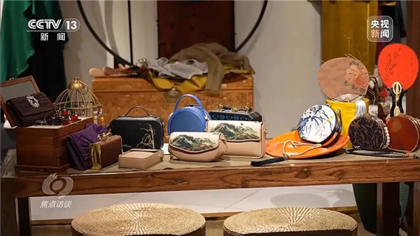 从博物馆藏到日常穿搭 “新中式”引领国潮新风尚(图16)