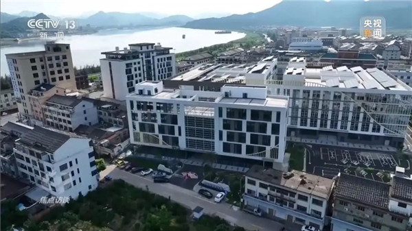 从博物馆藏到日常穿搭 “新中式”引领国潮新风尚(图23)