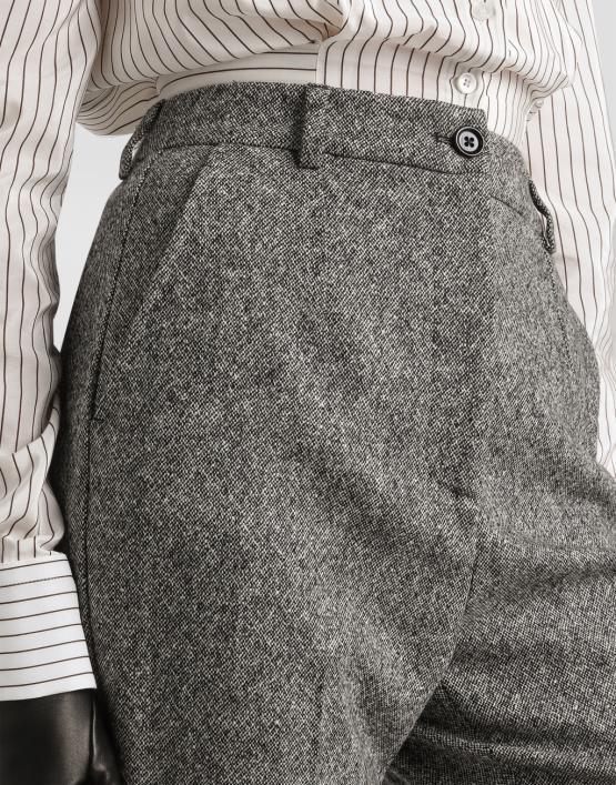 杜嘉班纳经典图案与剪裁的创新DG演绎男士裤装的意式优雅(图2)