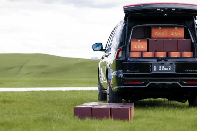 林肯双旗舰全路况豪华SUV草原巅峰征越;罗杰杜彼王者竞速系列新作来袭|直男Daily(图4)