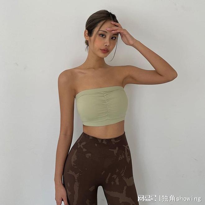 咖啡印花运动裤适合健身与休闲两用。(图5)