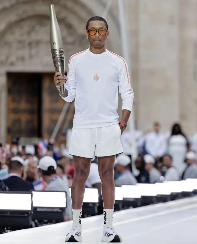 中国App上架！「阿迪 x Pharrell菲董」联名抽签速登记！(图3)