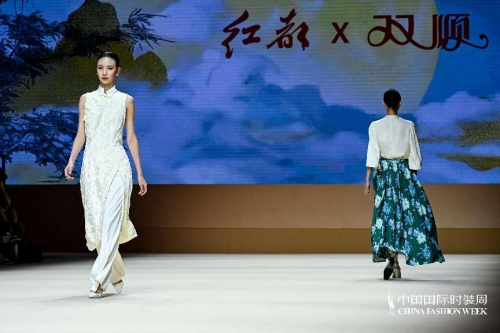 以经纬交织叙写东方山河壮美 红都品牌矩阵发布暨“经纬山河”2026春夏新品发布活动举办(图4)